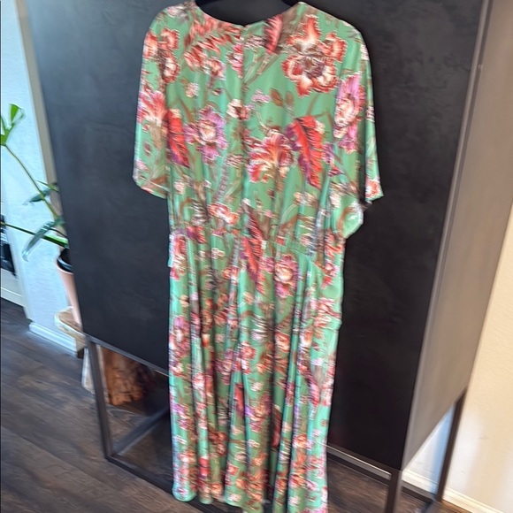 Gibson Latimer Green Floral Midi Dress - Picture 5 of 6